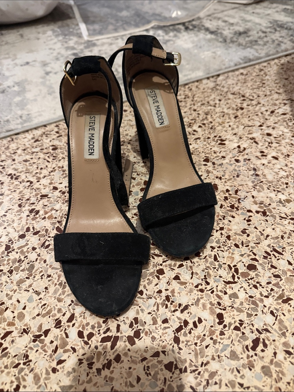 Steve Madden Black Heels Sleek Design